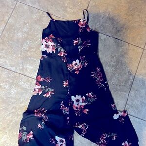 Summer Ready! Wild Fable Cropped Jumpsuit (M) - Breezy & Cute